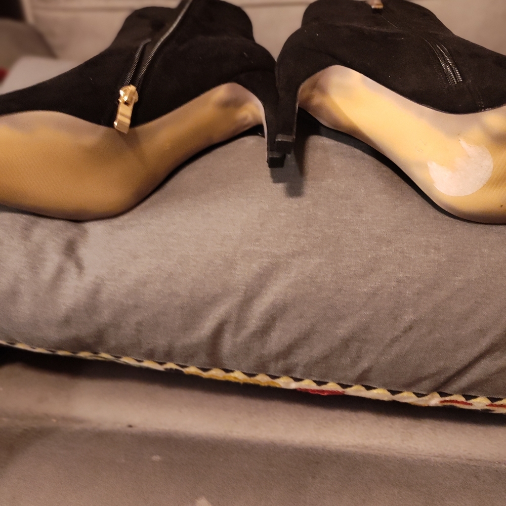 Boots - Picture 4 of 6